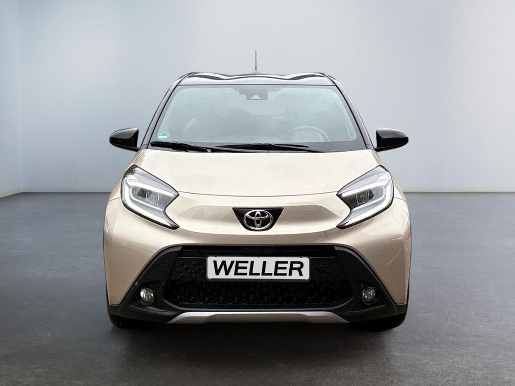 Toyota AYGO (X) 2024 г. Бежевый, пробег 21707 км