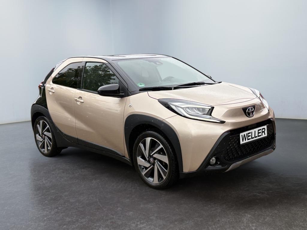 Toyota AYGO (X) 2024 г. Бежевый, пробег 21707 км