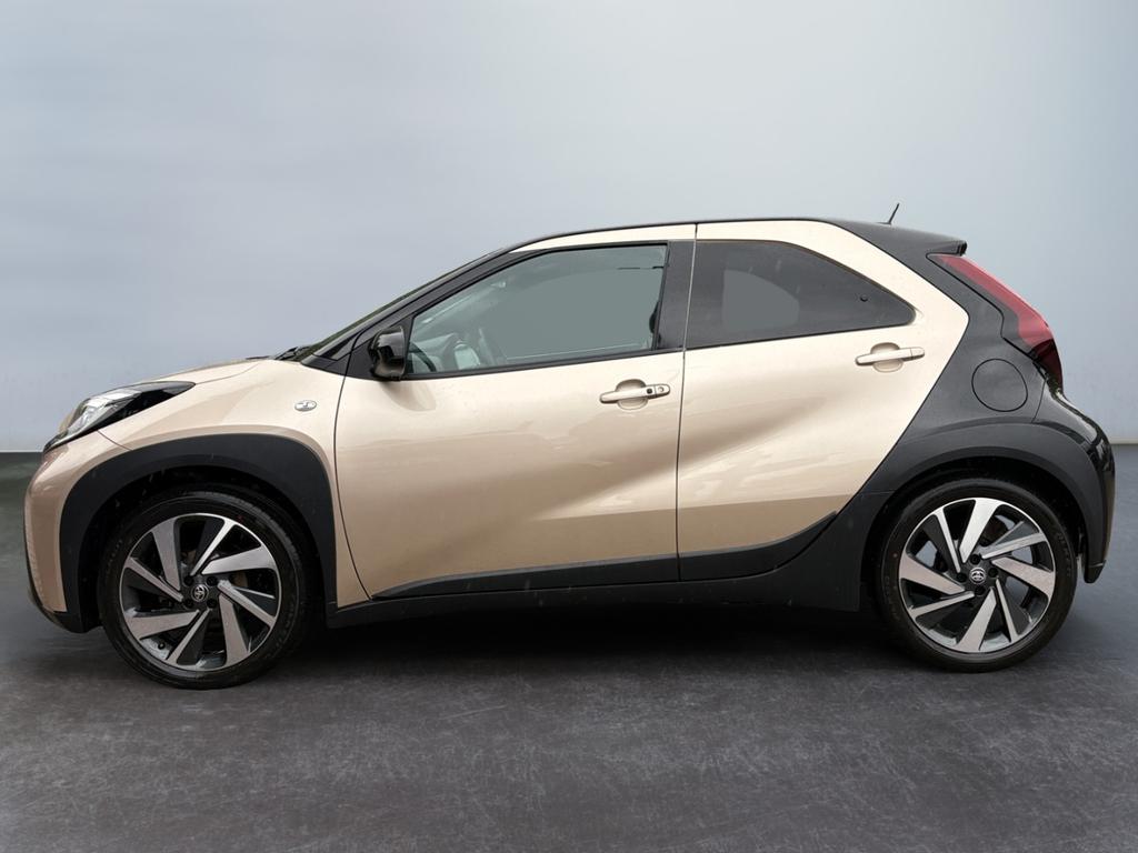 Toyota AYGO (X) 2024 г. Бежевый, пробег 21707 км