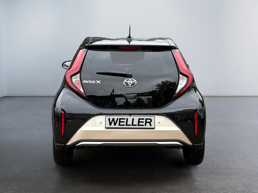Toyota AYGO (X) 2024 г. Бежевый, пробег 21707 км
