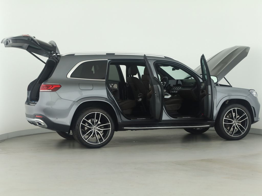 Mercedes-Benz GLS 400 2023 г. Серый, пробег 46438 км