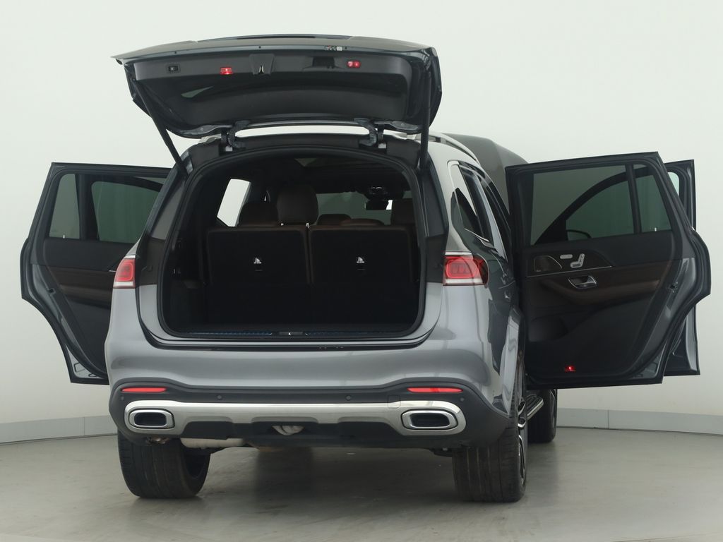 Mercedes-Benz GLS 400 2023 г. Серый, пробег 46438 км