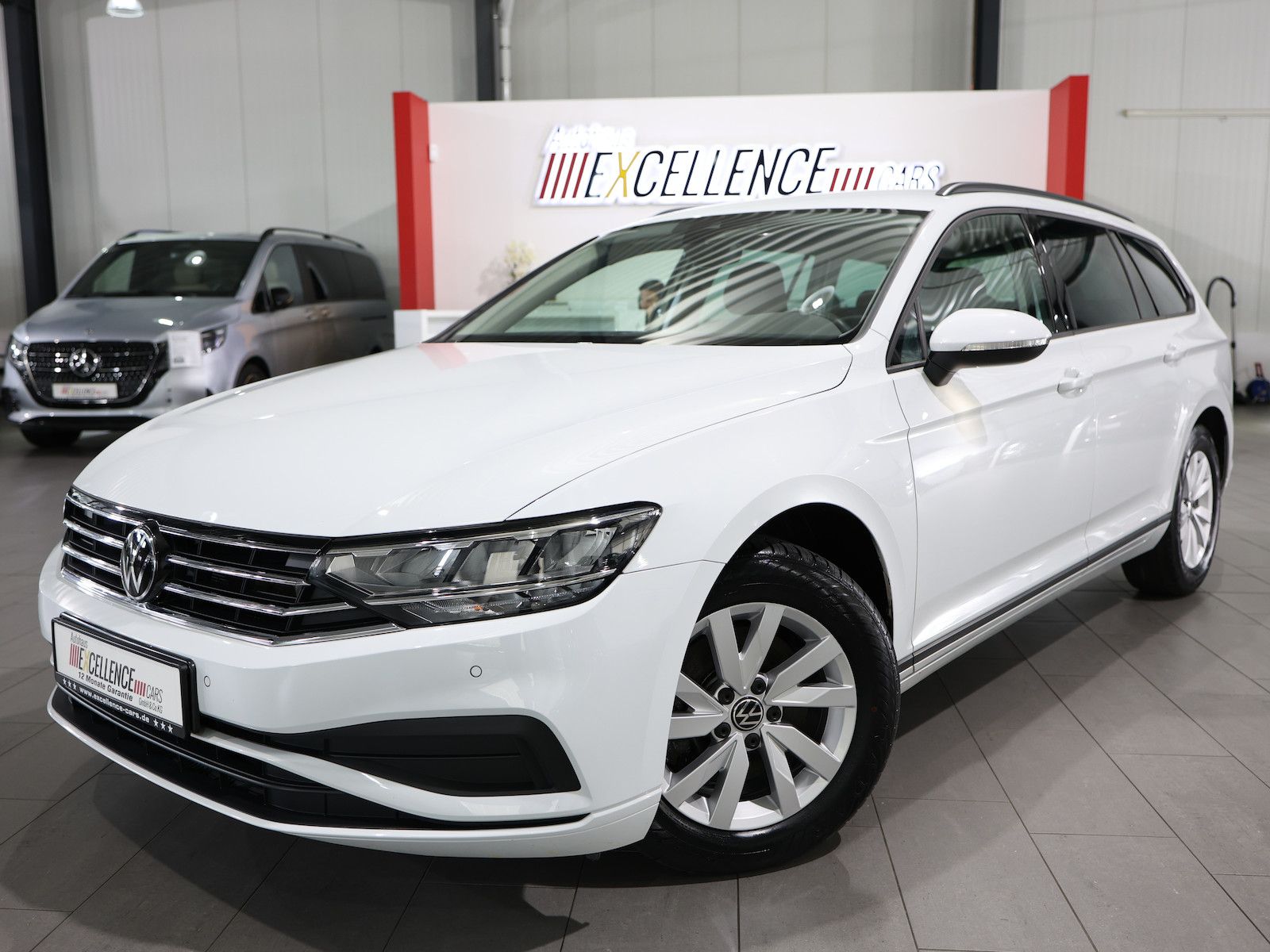 Volkswagen PASSAT VARIANT 2024 г. Белый, пробег 56000 км