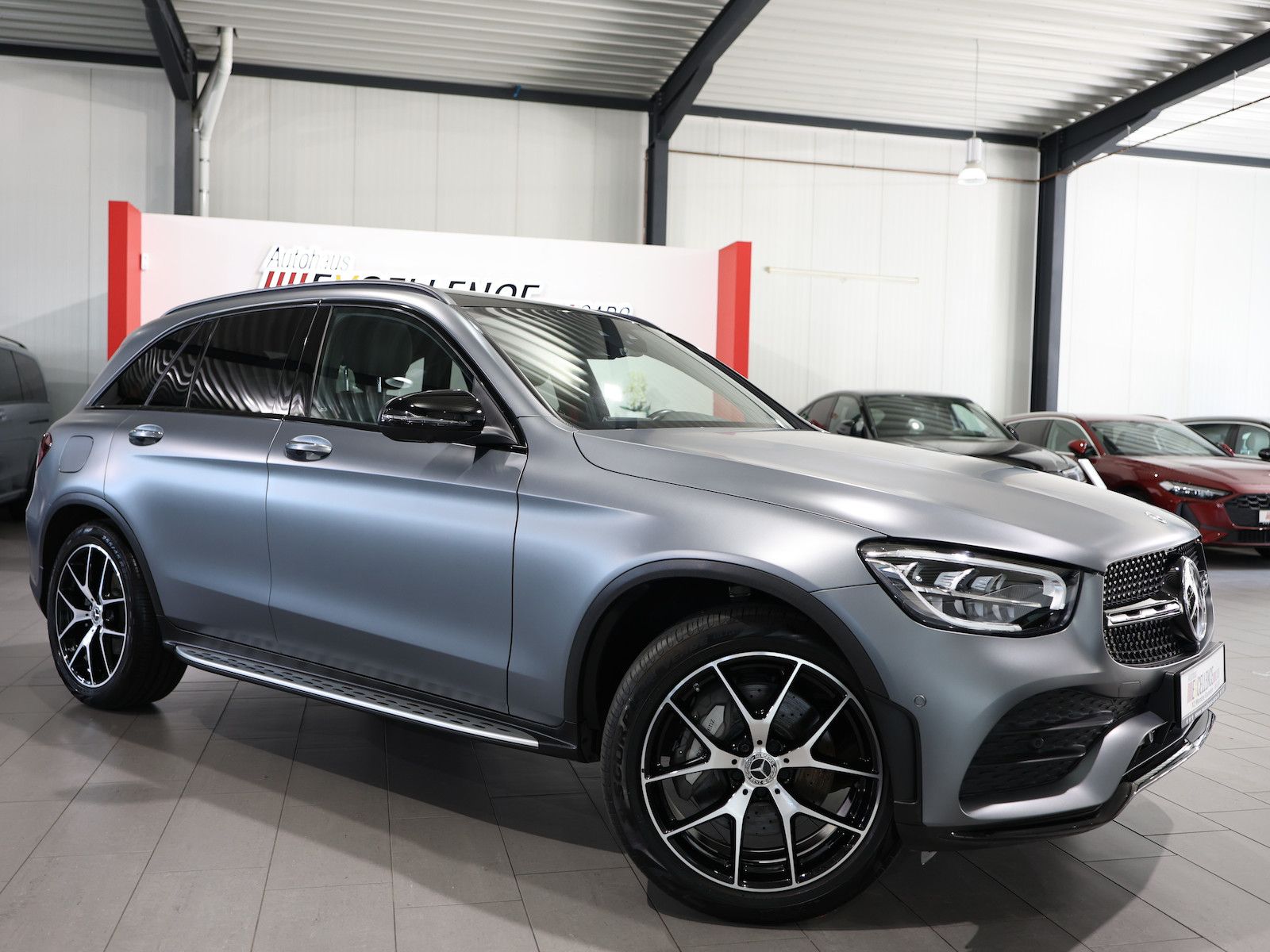 Mercedes-Benz GLC 220 2022 г. Серый, пробег 26000 км