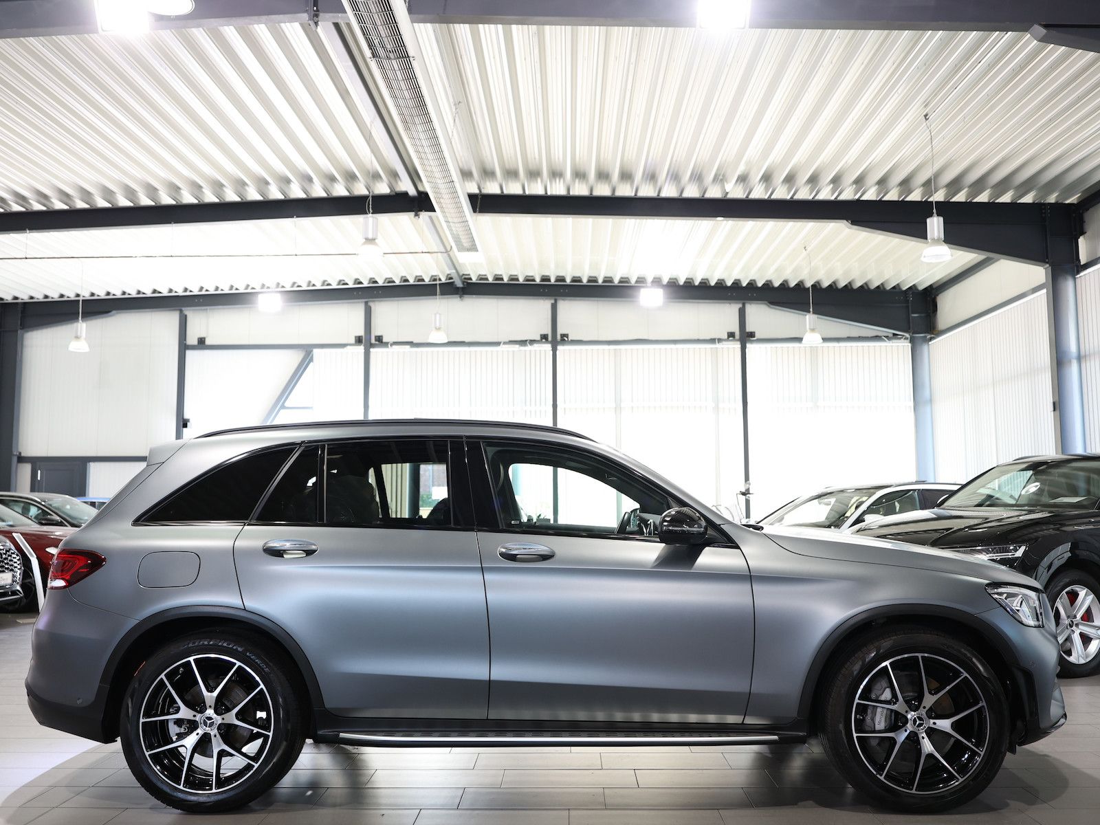 Mercedes-Benz GLC 220 2022 г. Серый, пробег 26000 км