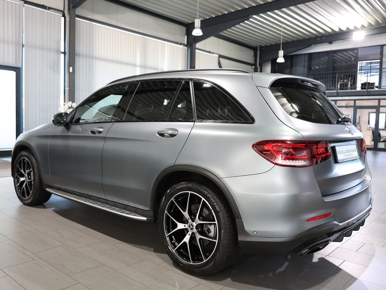 Mercedes-Benz GLC 220 2022 г. Серый, пробег 26000 км