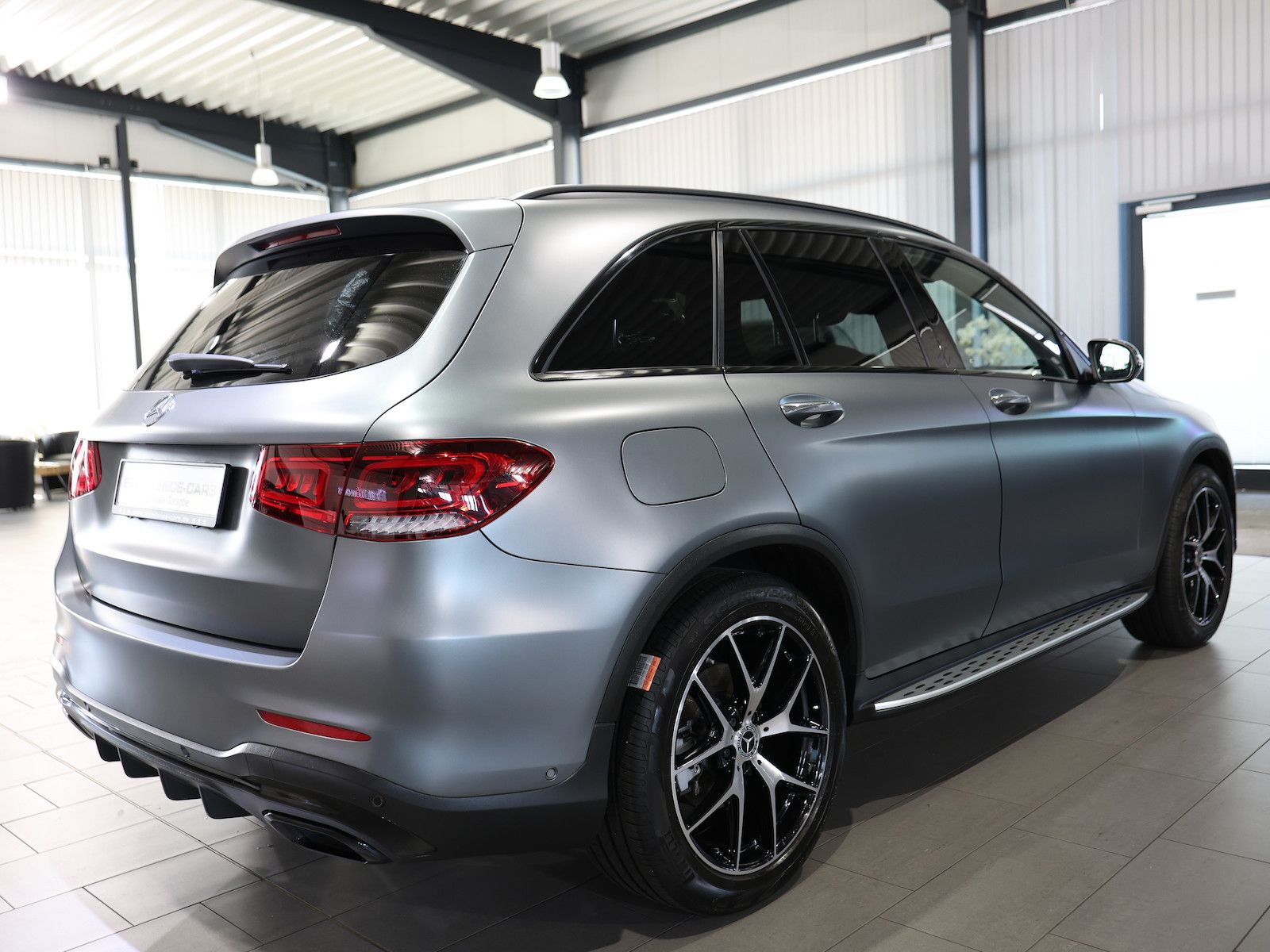 Mercedes-Benz GLC 220 2022 г. Серый, пробег 26000 км