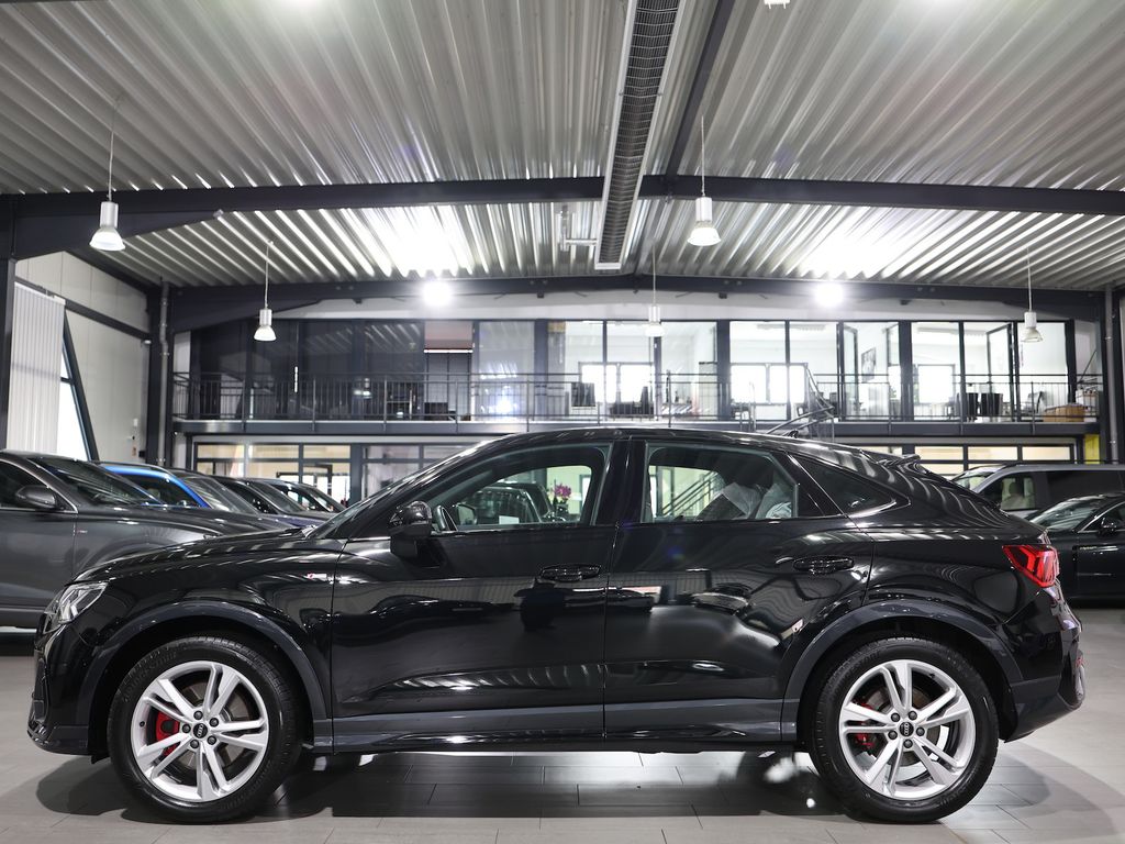 Audi Q3 2023 г. Чёрный, пробег 40000 км