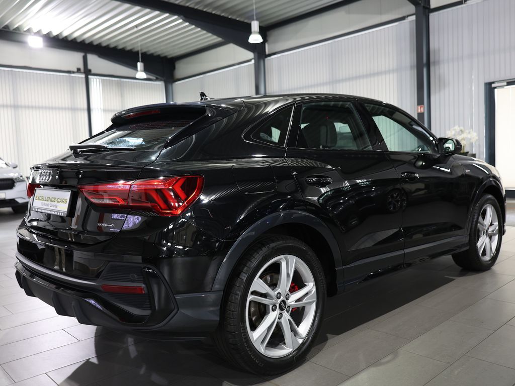 Audi Q3 2023 г. Чёрный, пробег 40000 км