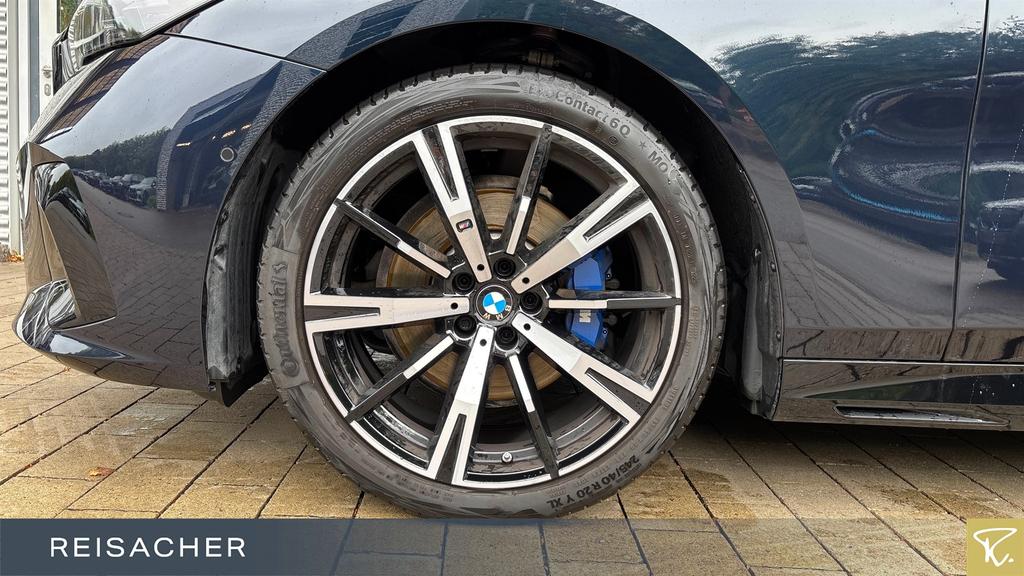 BMW 520 2025 г. Чёрный, пробег 11857 км