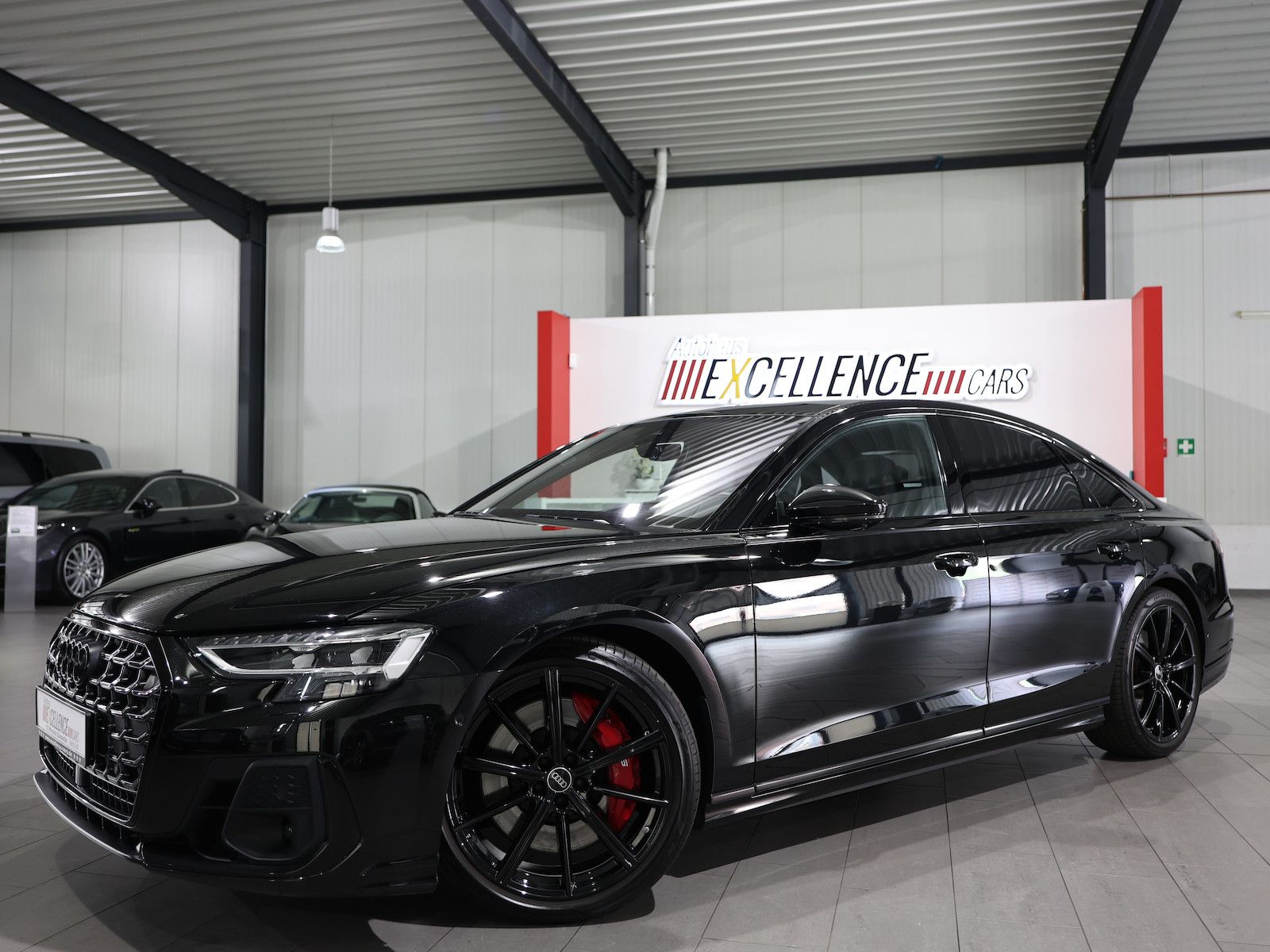 Audi S8 2023 г. Чёрный, пробег 47000 км