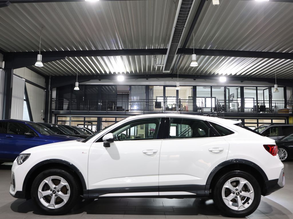 Audi Q3 2022 г. Белый, пробег 29000 км