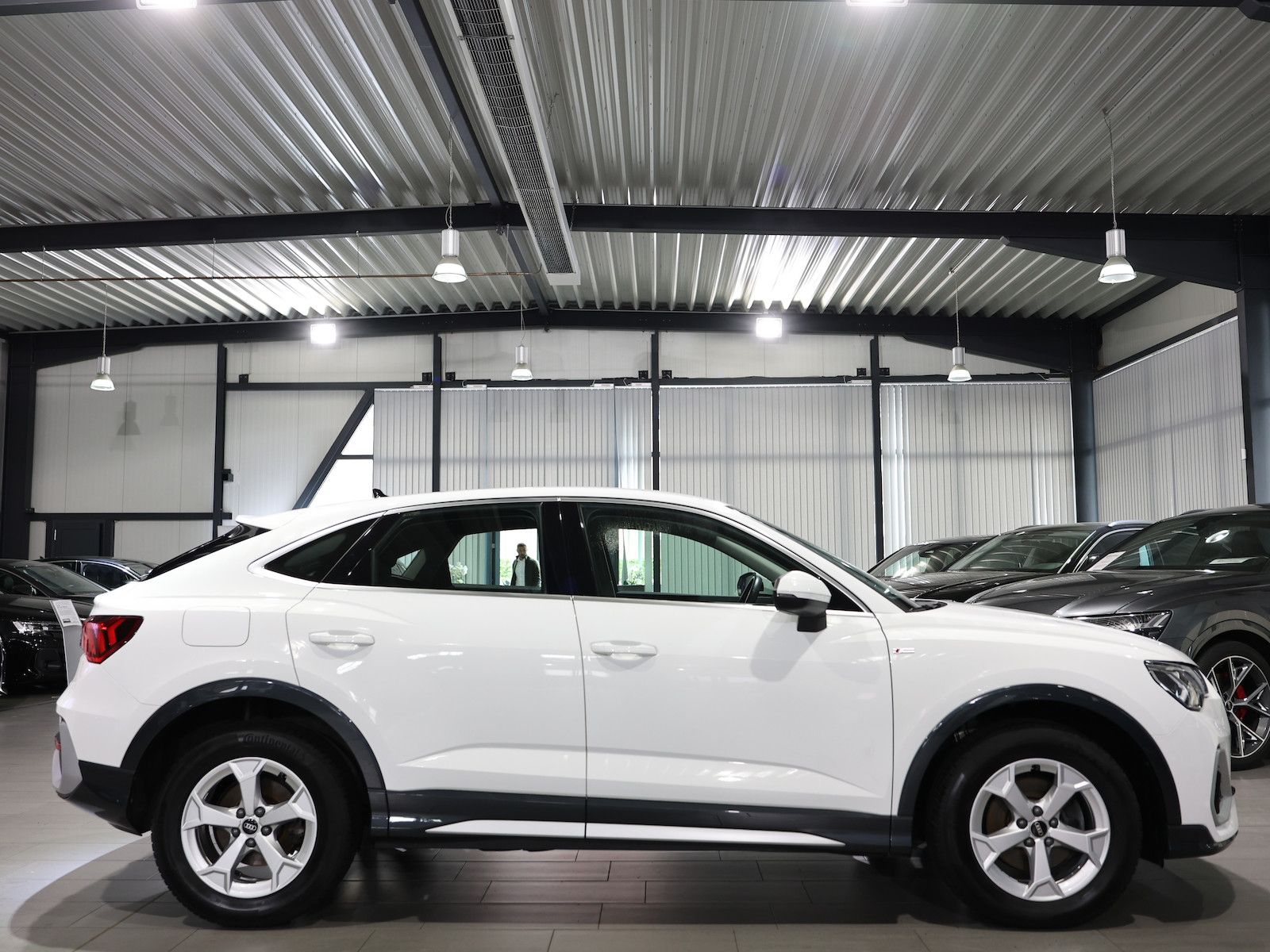 Audi Q3 2022 г. Белый, пробег 29000 км