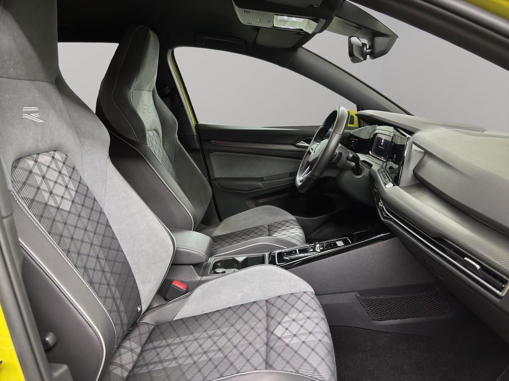 Volkswagen Golf 2022 г. Жёлтый, пробег 59956 км