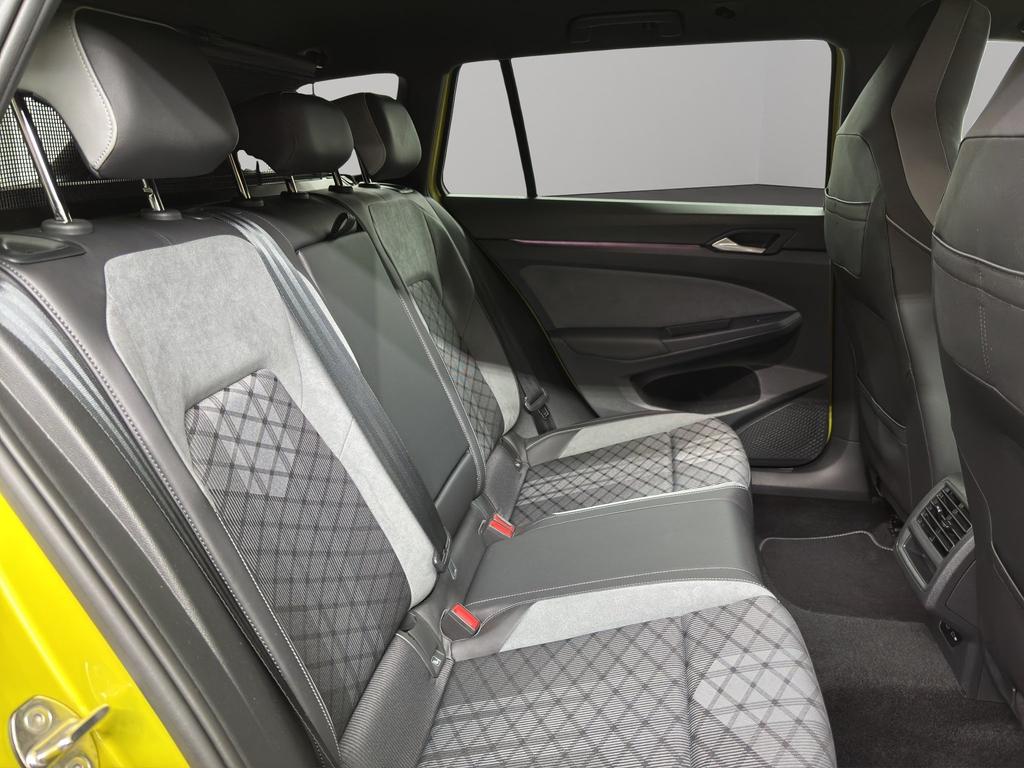 Volkswagen Golf 2022 г. Жёлтый, пробег 59956 км