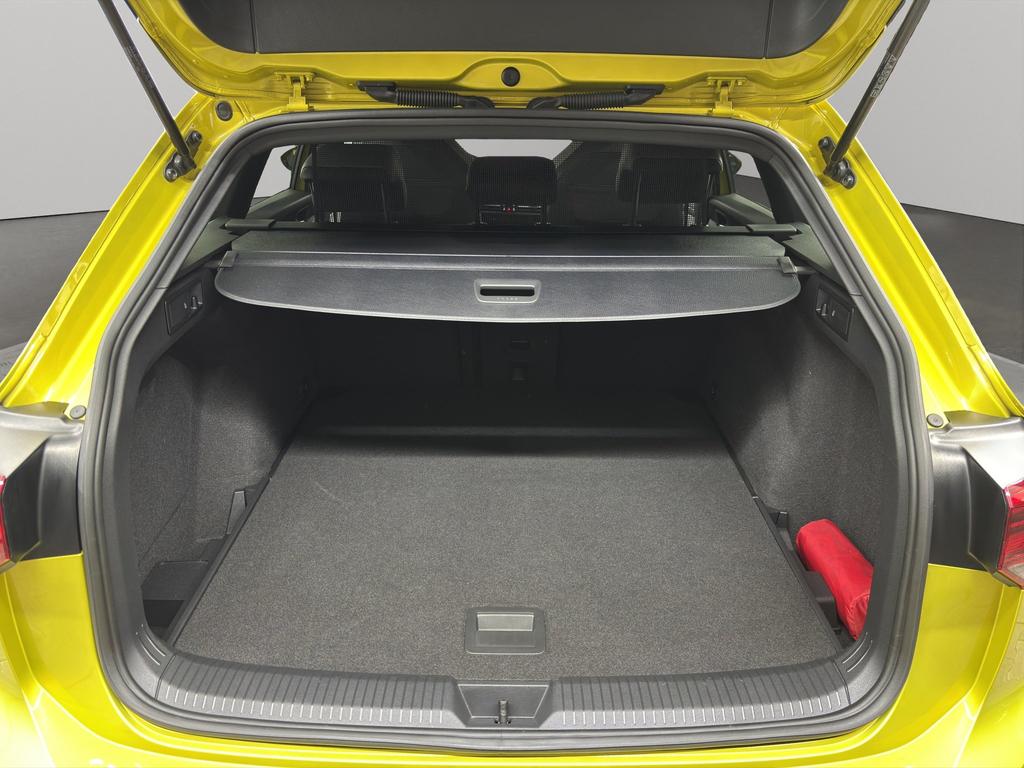 Volkswagen Golf 2022 г. Жёлтый, пробег 59956 км