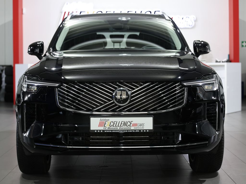 Volvo XC90 2025 г. Чёрный, пробег 32000 км