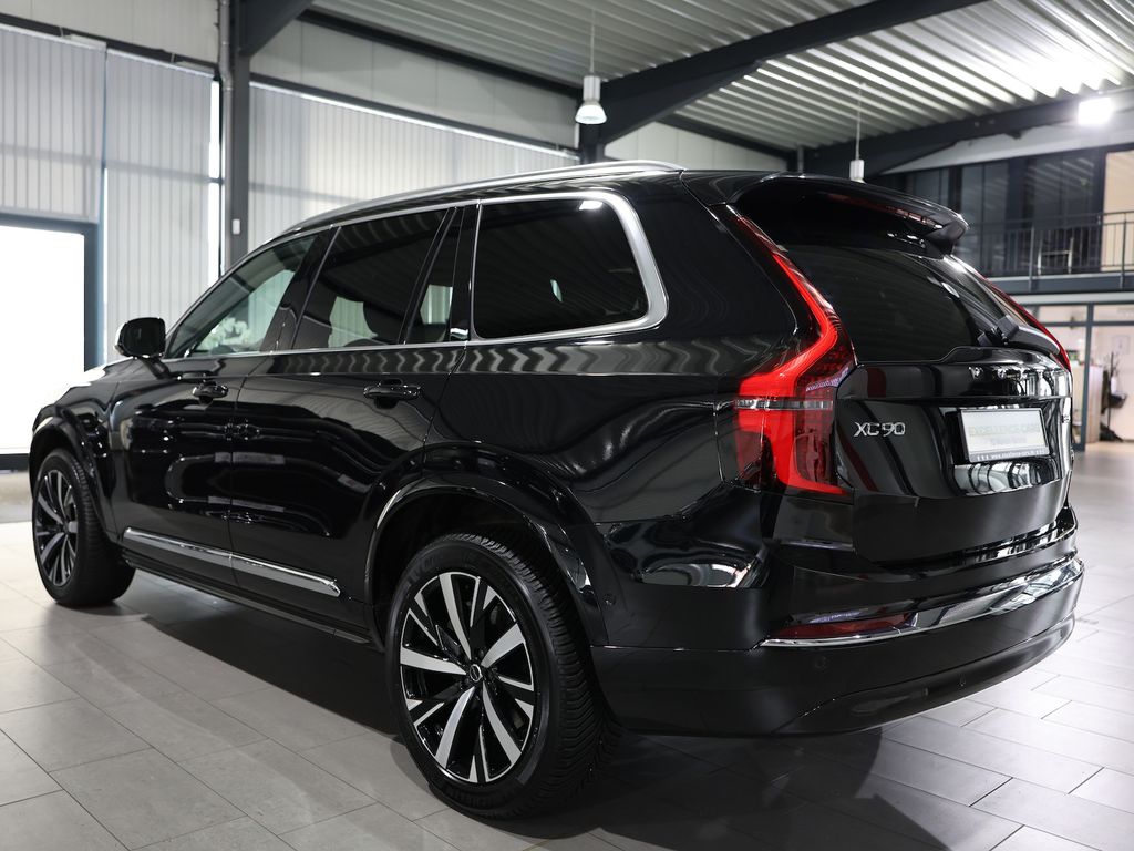 Volvo XC90 2025 г. Чёрный, пробег 32000 км