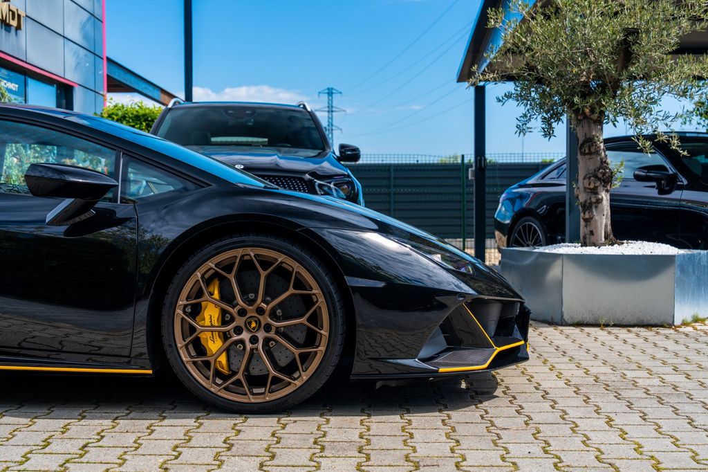 Lamborghini Huracán 2023 г. Чёрный, пробег 54000 км