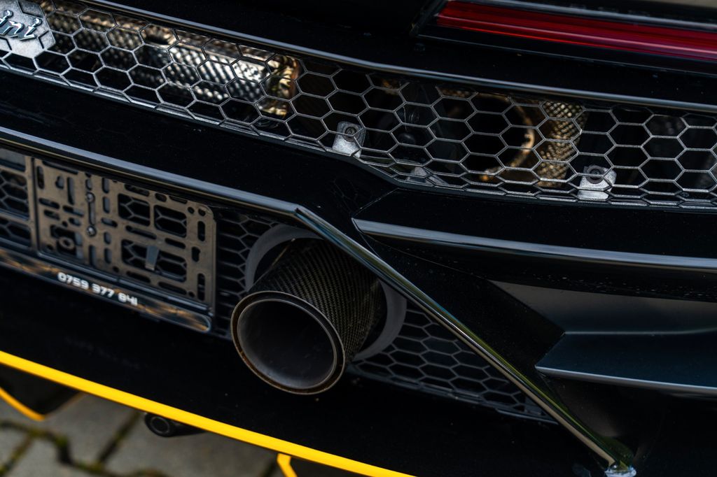 Lamborghini Huracán 2023 г. Чёрный, пробег 54000 км