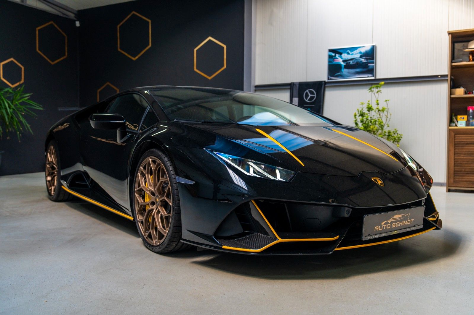 Lamborghini Huracán 2023 г. Чёрный, пробег 54000 км