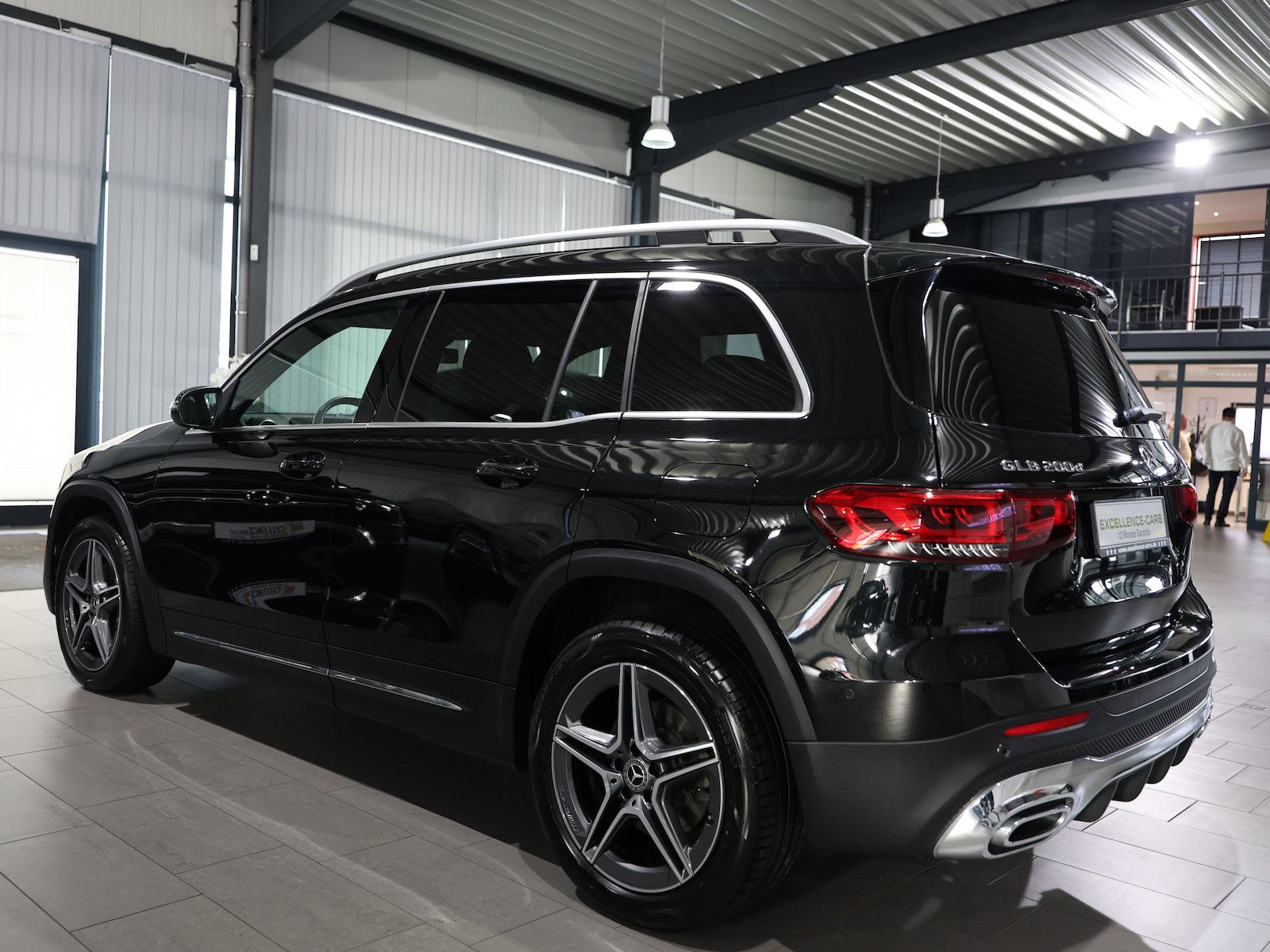 Mercedes-Benz GLB 200 2023 г. Чёрный, пробег 57000 км