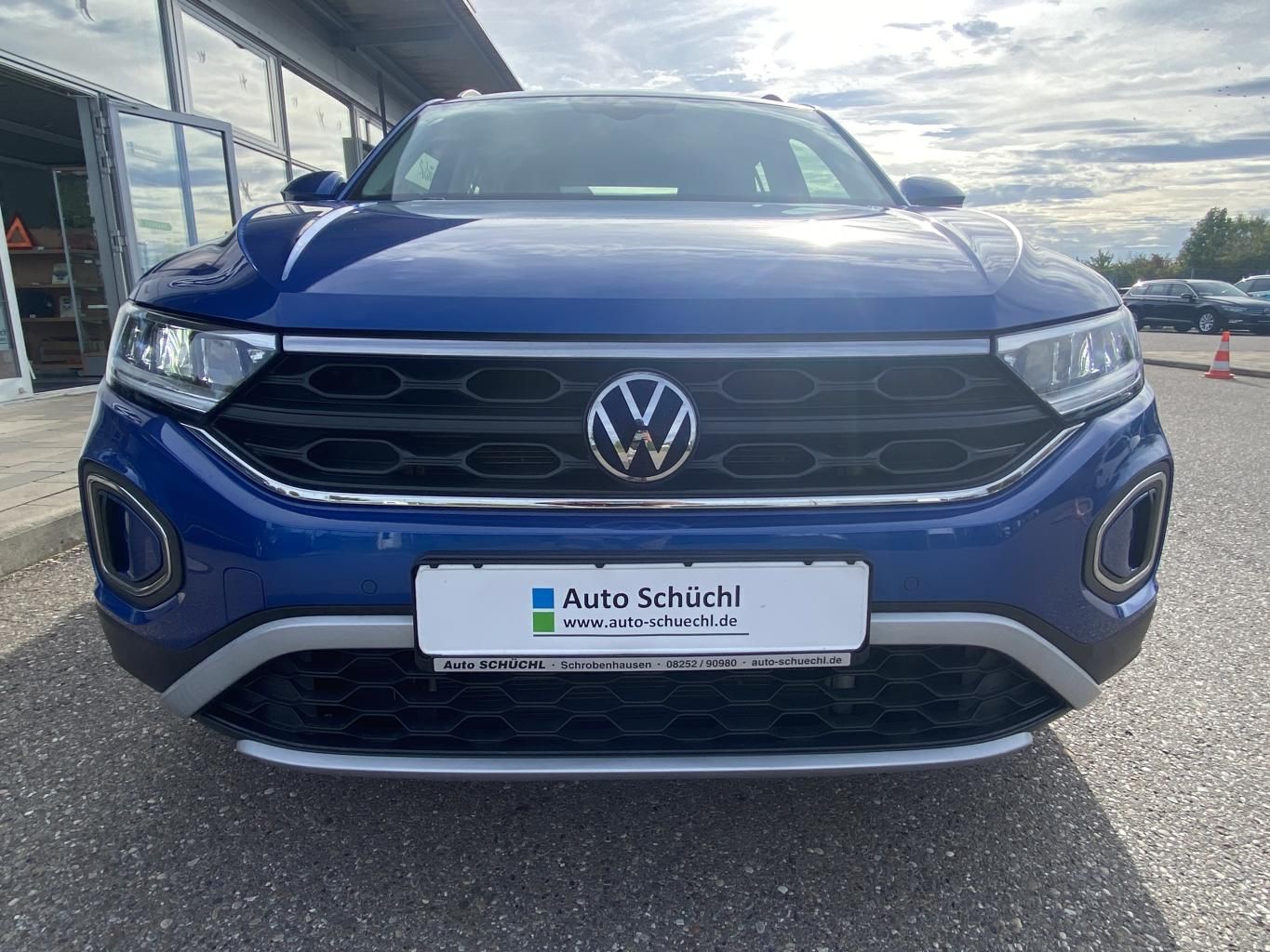 Volkswagen T-Roc 2023 г. Синий, пробег 39040 км