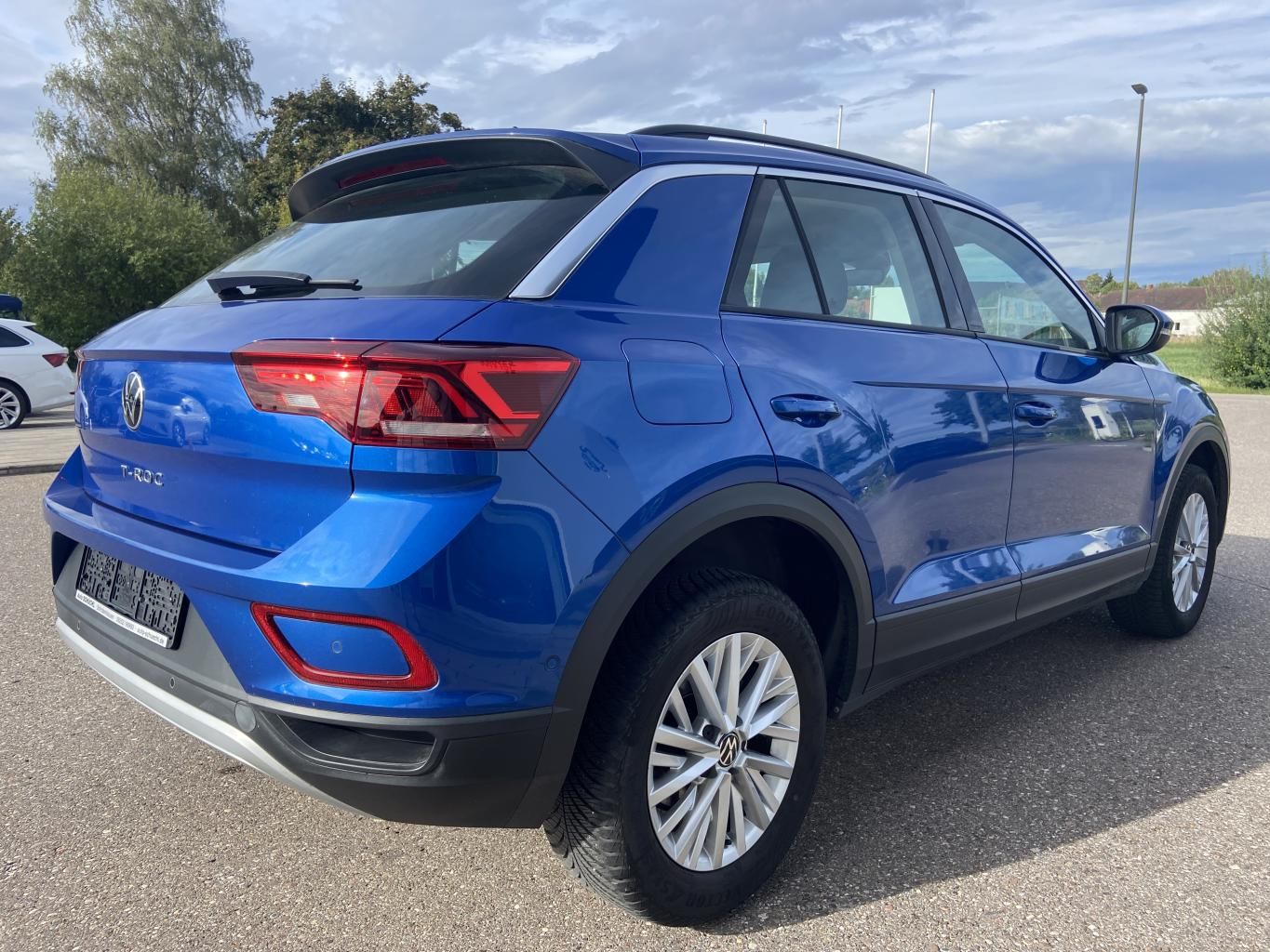 Volkswagen T-Roc 2023 г. Синий, пробег 39040 км
