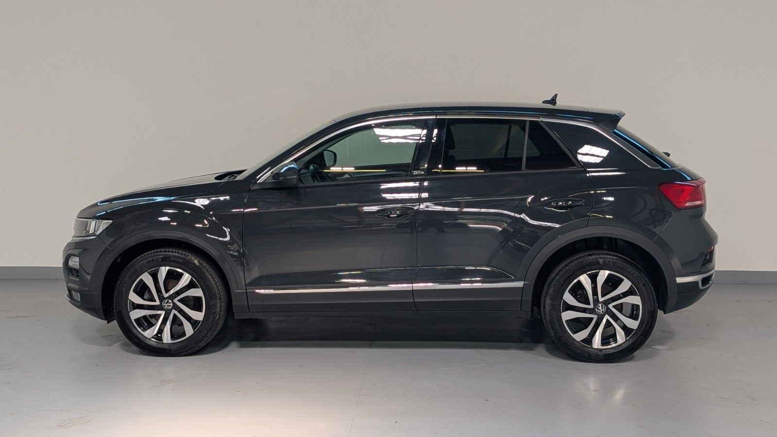 Volkswagen T-Roc 2021 г. Серый, пробег 36899 км