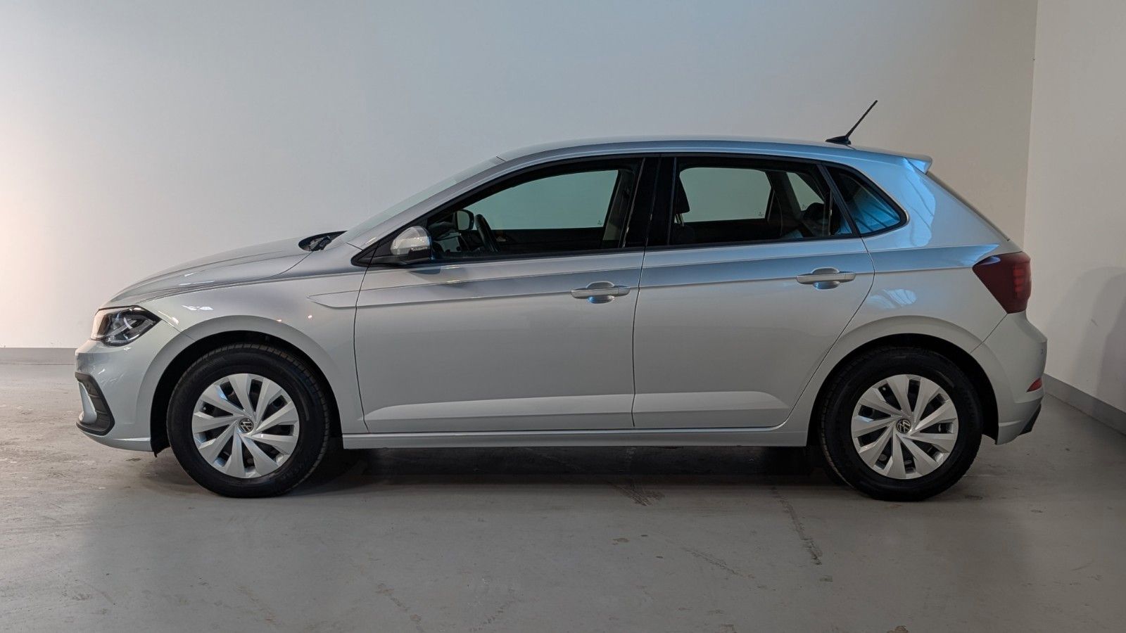 Volkswagen Polo 2023 г. Серебристый, пробег 58999 км