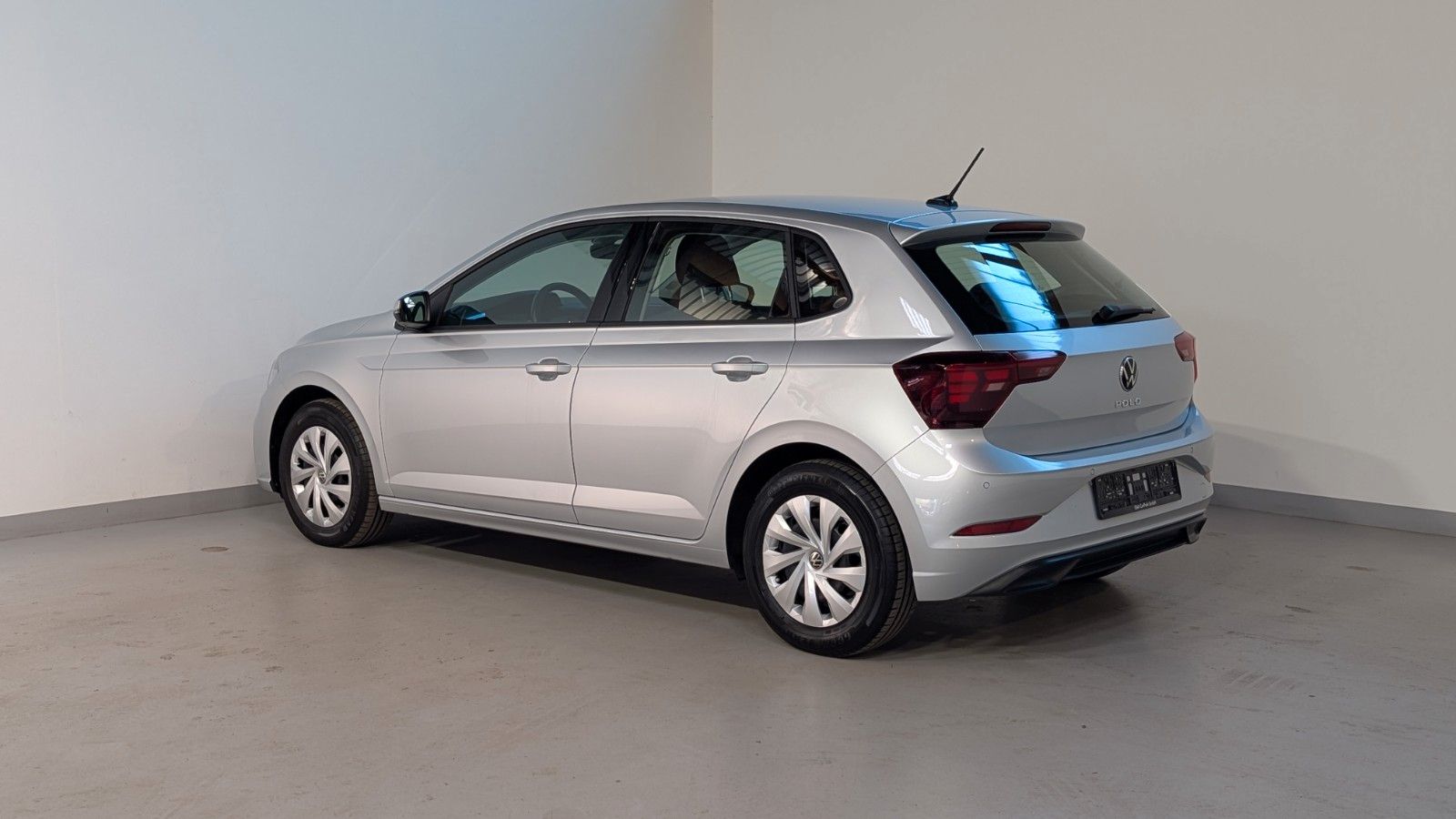 Volkswagen Polo 2023 г. Серебристый, пробег 58999 км