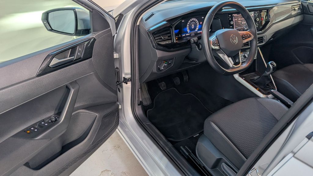 Volkswagen Polo 2023 г. Серебристый, пробег 58999 км