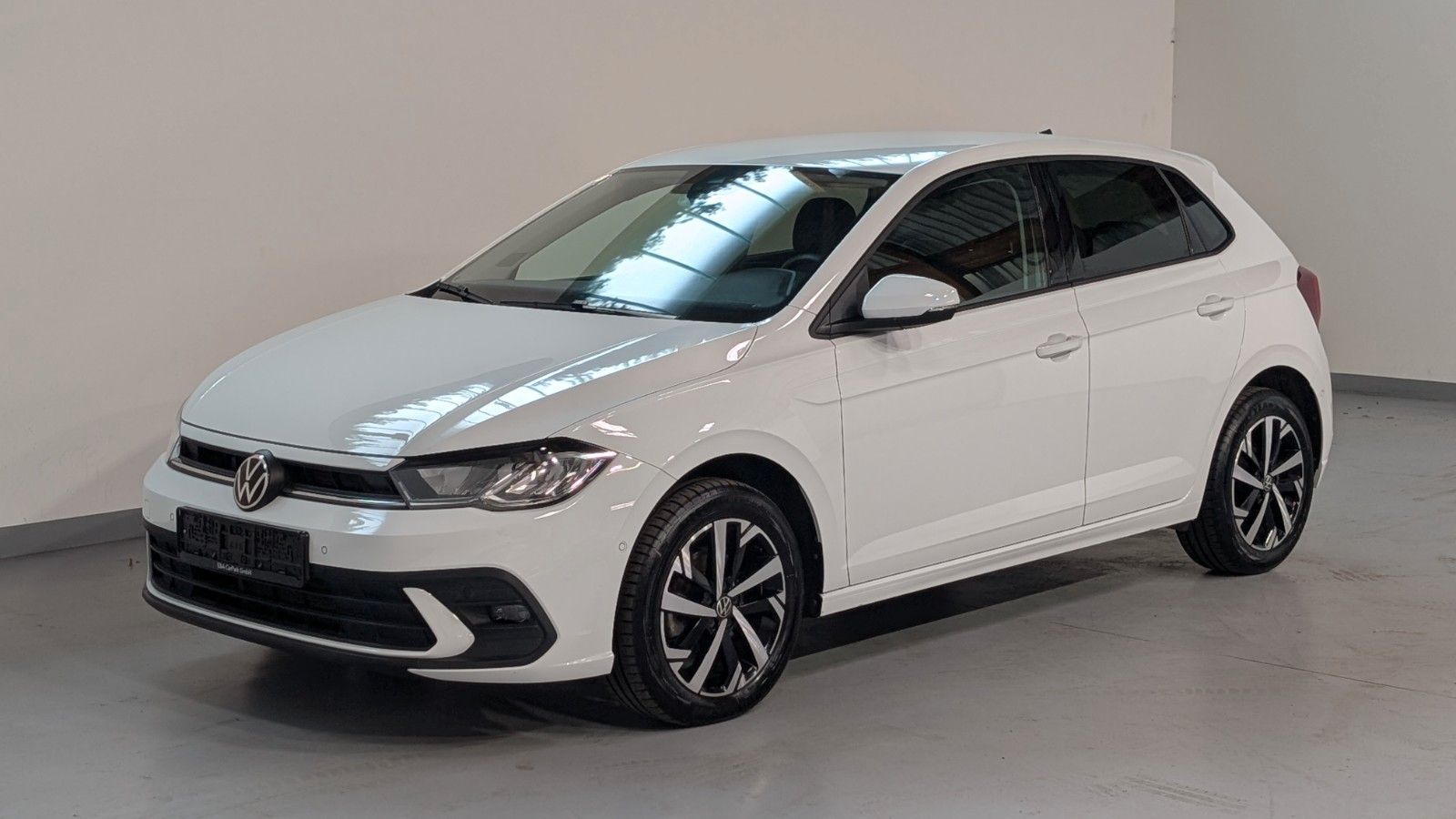 Volkswagen Polo 2022 г. Белый, пробег 16989 км