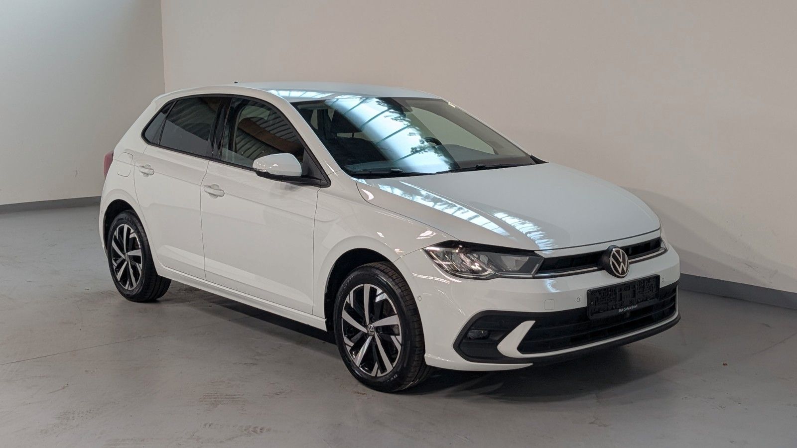 Volkswagen Polo 2022 г. Белый, пробег 16989 км