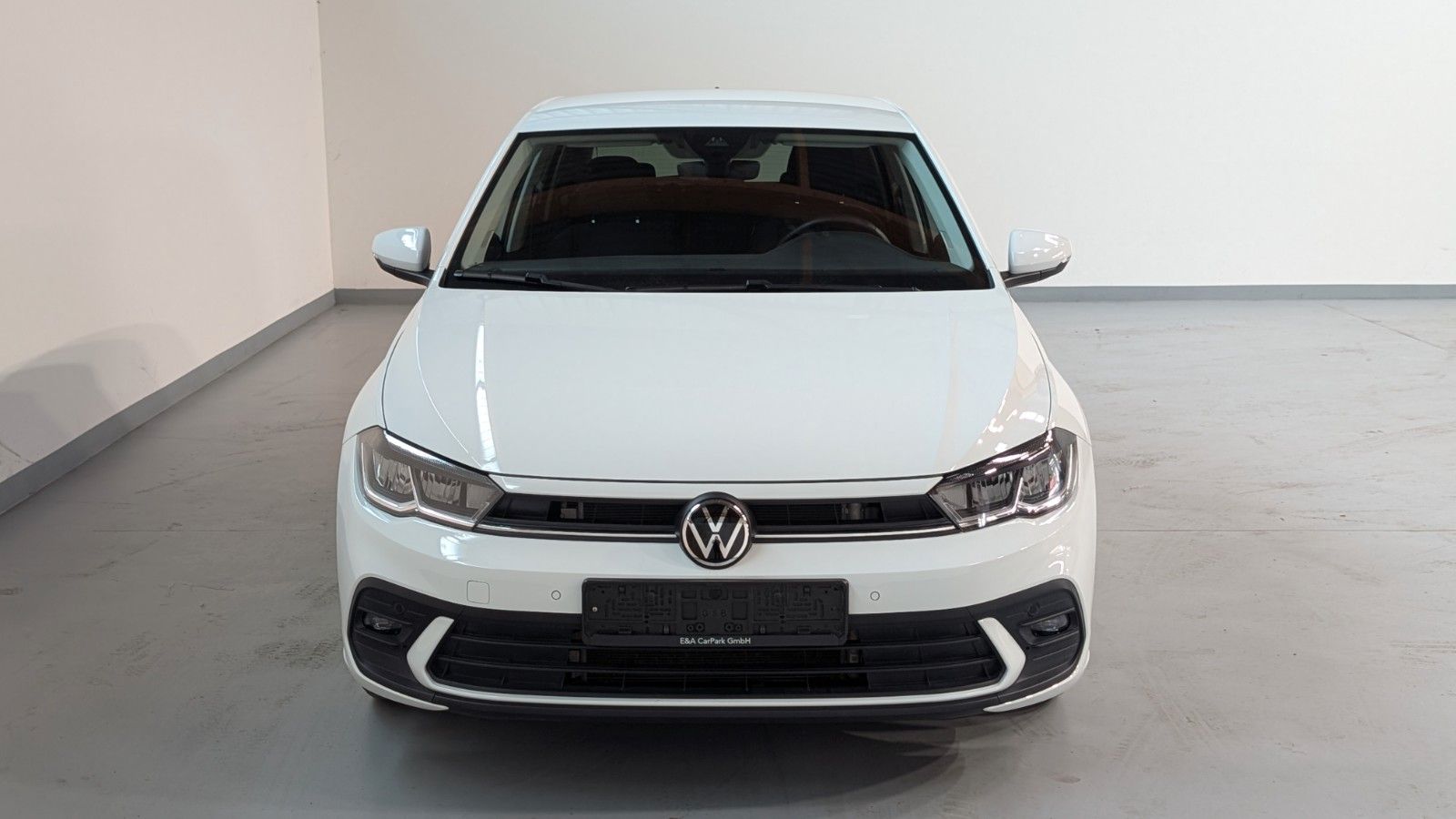 Volkswagen Polo 2022 г. Белый, пробег 16989 км