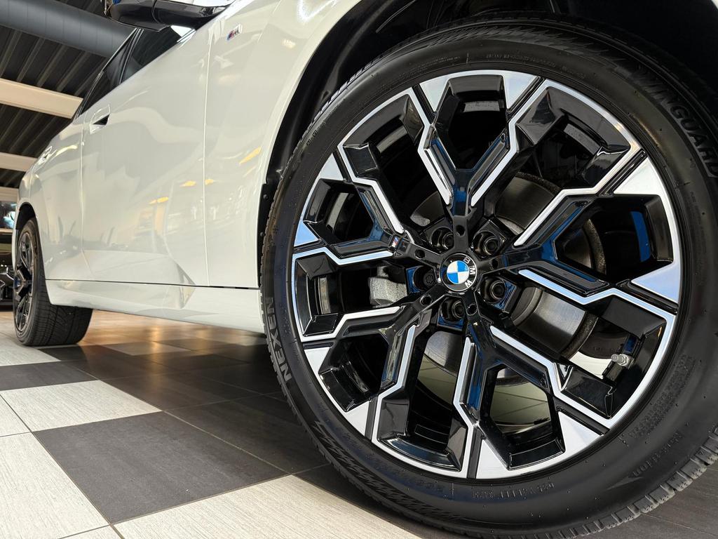 BMW X3 2025 г. Белый, пробег 17000 км