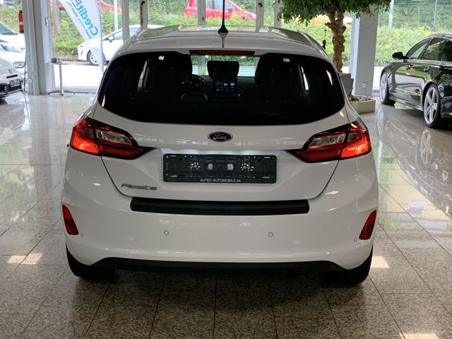 Ford Fiesta 2022 г. Белый, пробег 55000 км