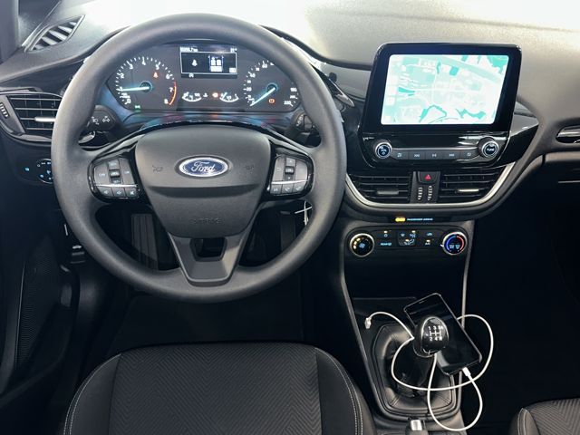 Ford Fiesta 2022 г. Белый, пробег 55000 км
