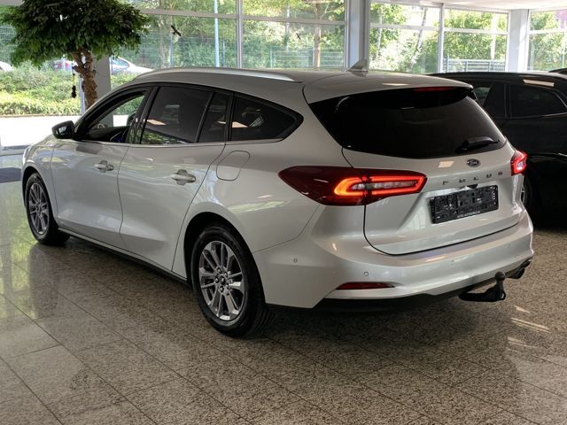 Ford Focus 2023 г. Серебристый, пробег 60000 км