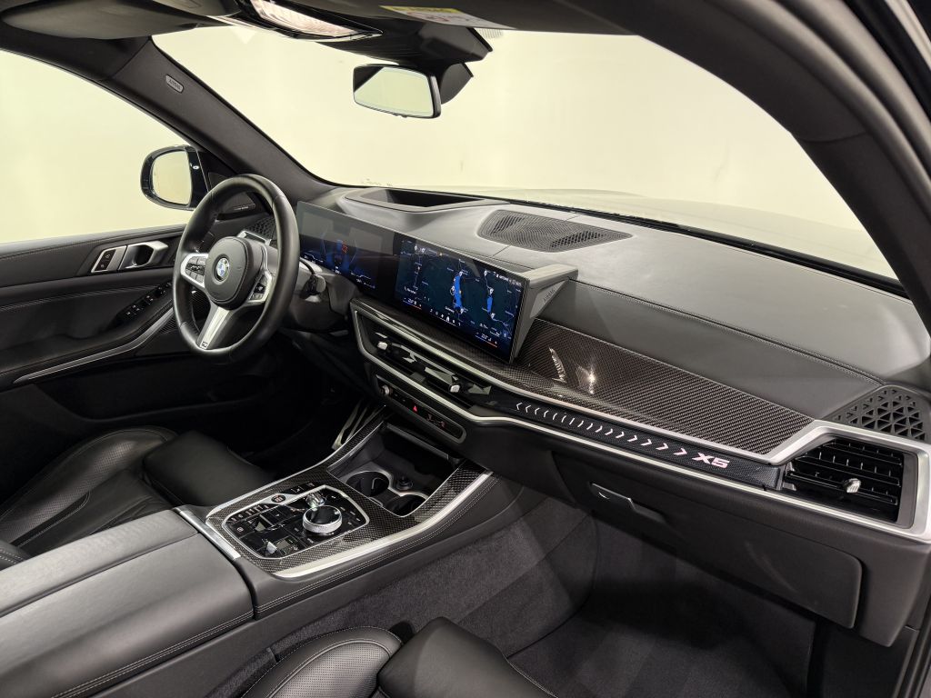 BMW X5 2024 г. Чёрный, пробег 36362 км