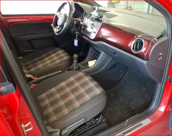 Volkswagen up! 2022 г. Красный, пробег 32660 км
