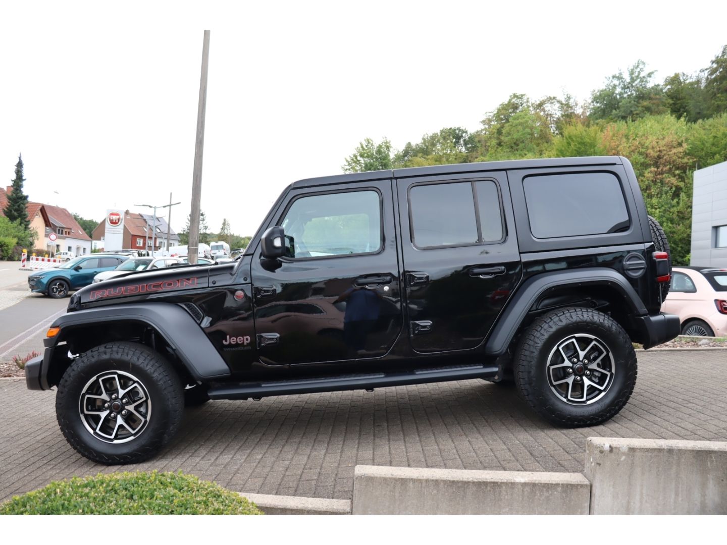 Jeep Wrangler 2024 г. Чёрный, пробег 27968 км
