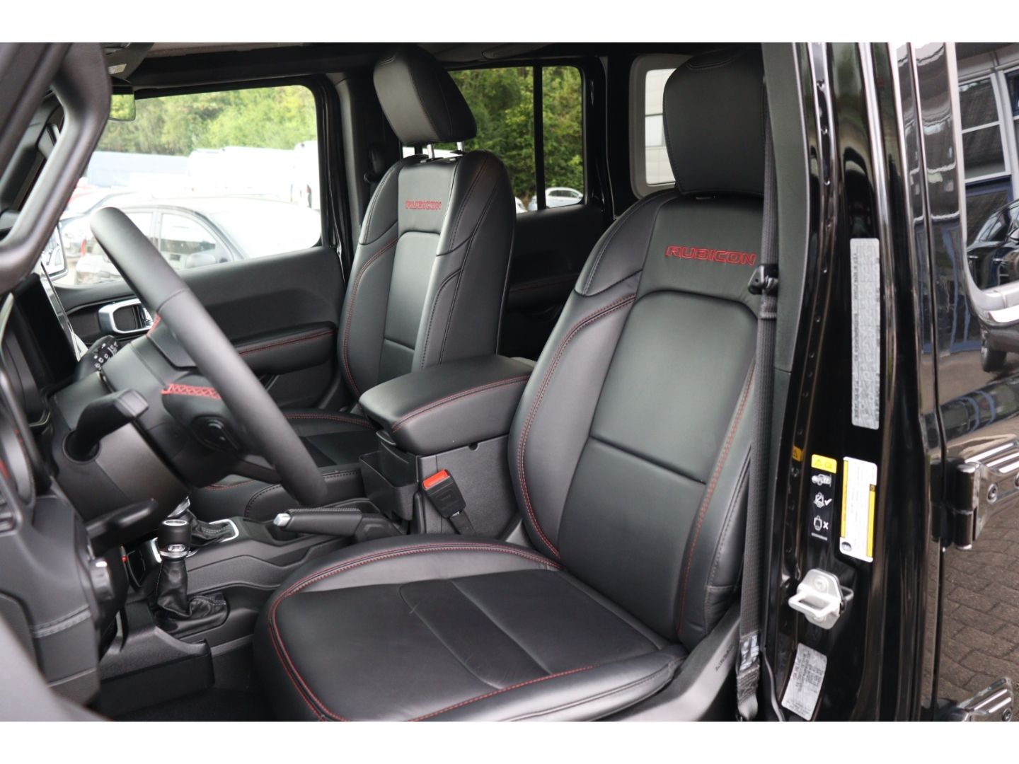 Jeep Wrangler 2024 г. Чёрный, пробег 27968 км