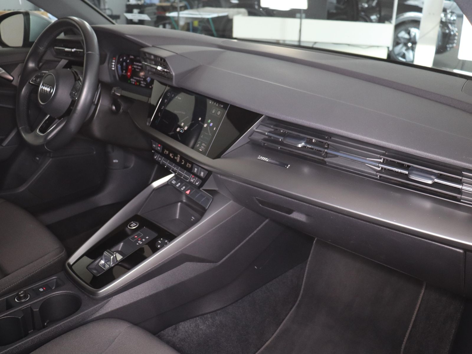 Audi A3 2022 г. Серебристый, пробег 48360 км