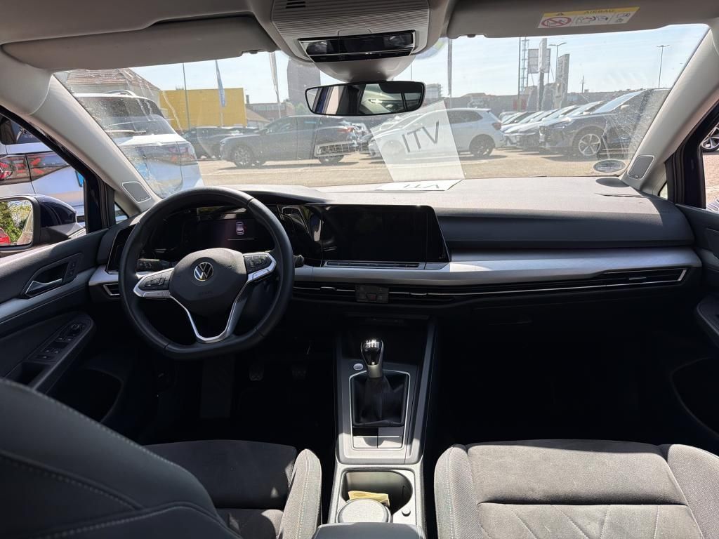 Volkswagen Golf 2023 г. Синий, пробег 40131 км