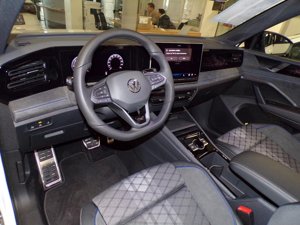 Volkswagen Tiguan 2026 г. Белый, пробег 50 км