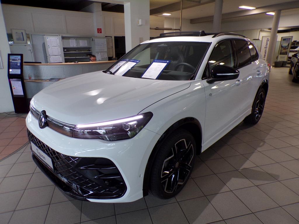 Volkswagen Tiguan 2026 г. Белый, пробег 50 км