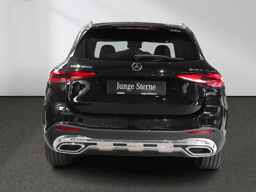 Mercedes-Benz GLC 200 2023 г. Чёрный, пробег 34612 км