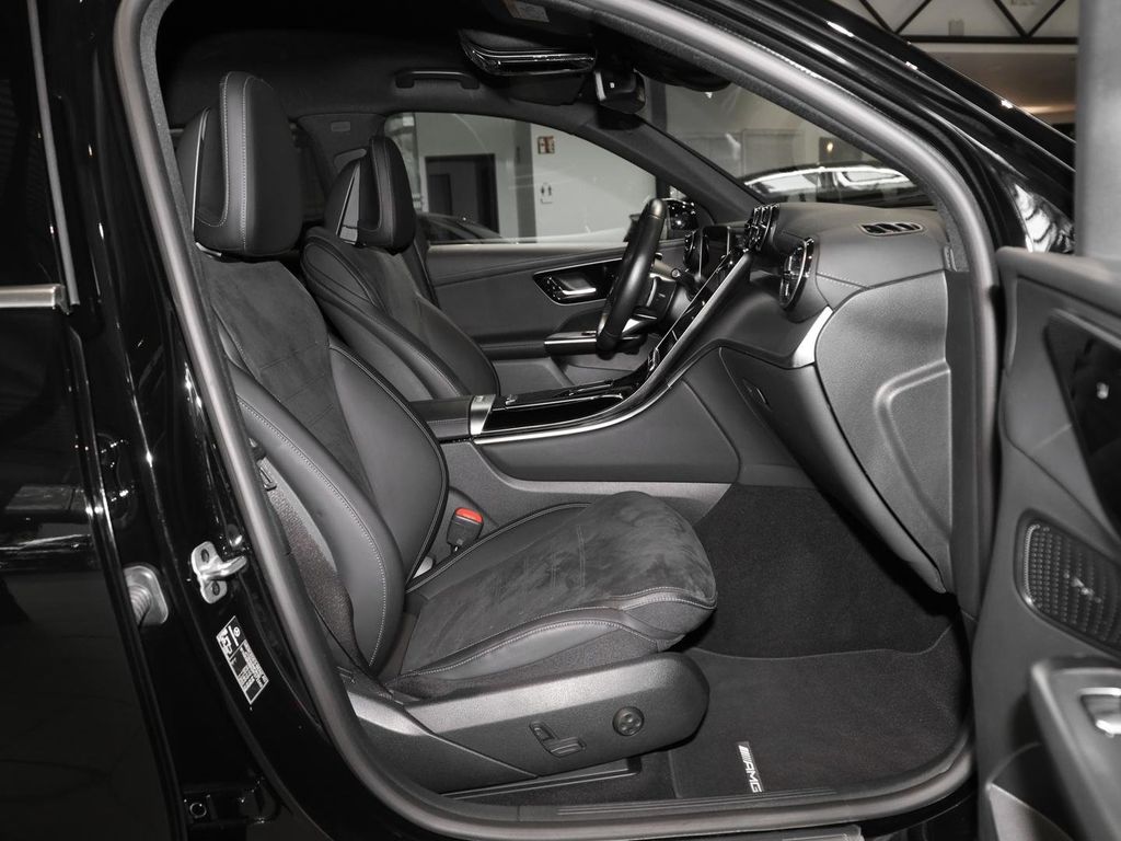 Mercedes-Benz GLC 200 2023 г. Чёрный, пробег 34612 км