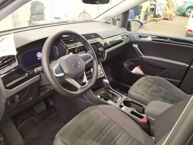 Volkswagen Touran 2026 г. Синий, пробег 25552 км